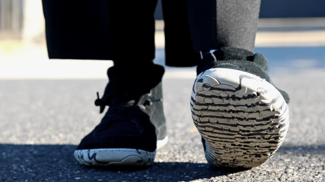 ¿Qué es el calzado barefoot y por qué está revolucionando la forma de caminar?