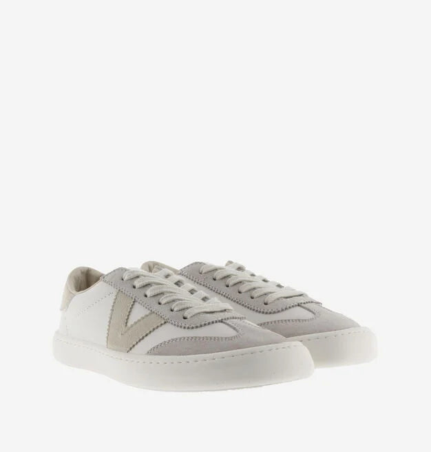 Zapatillas barefoot color hielo con cordones fabricada en España