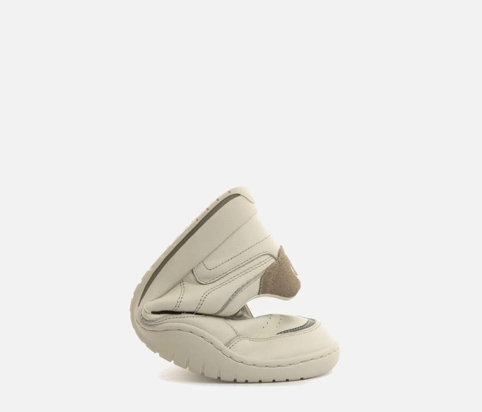 Deportivo Barefoot mujer Mustang free orbit blanco