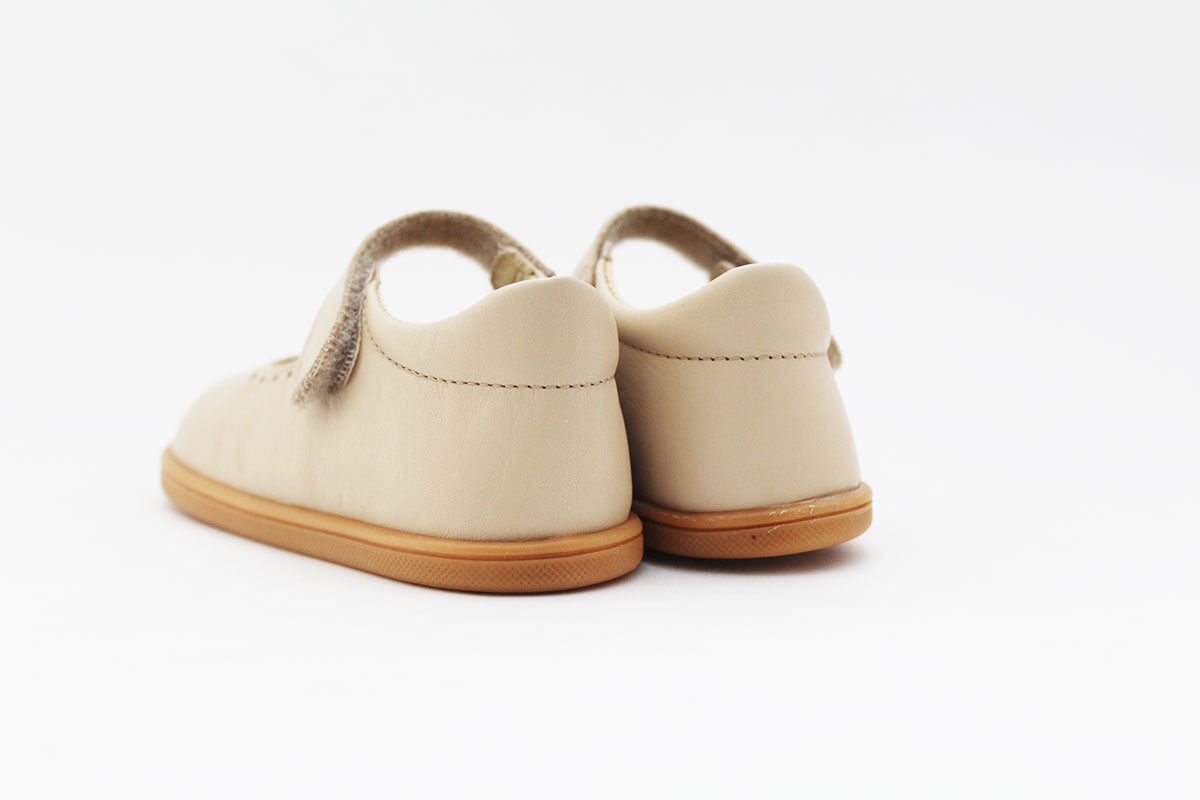 Merceditas Barefoot niña Arena Delhi Blanditos