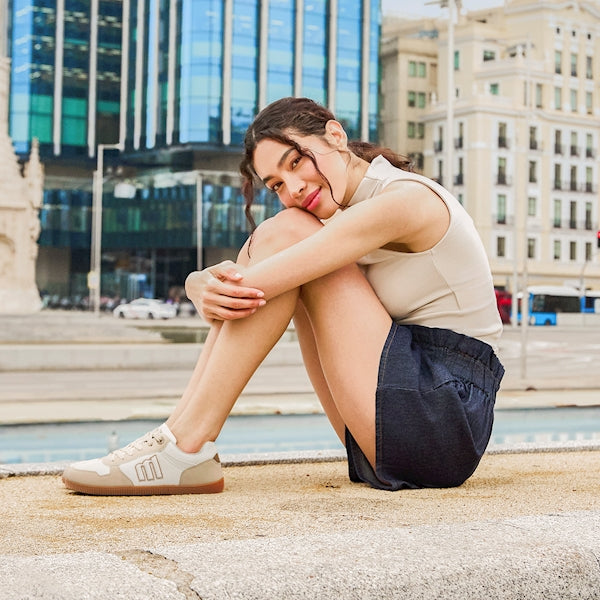 Deportivo Barefoot Mustang Free Aria Arena